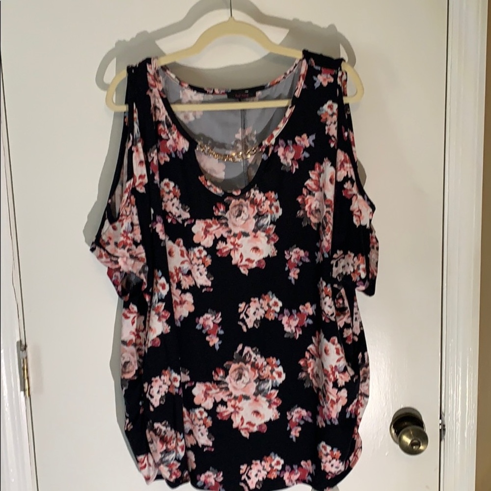 Open shoulder soft top